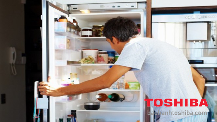 Chia sẻ 3 cách tự sửa tủ lạnh Toshiba bị đóng đá ngăn mát ?